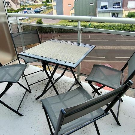 Appartement Au Pied De La Plage - Balcon - Parking Курсел-сюр-Мер Екстериор снимка