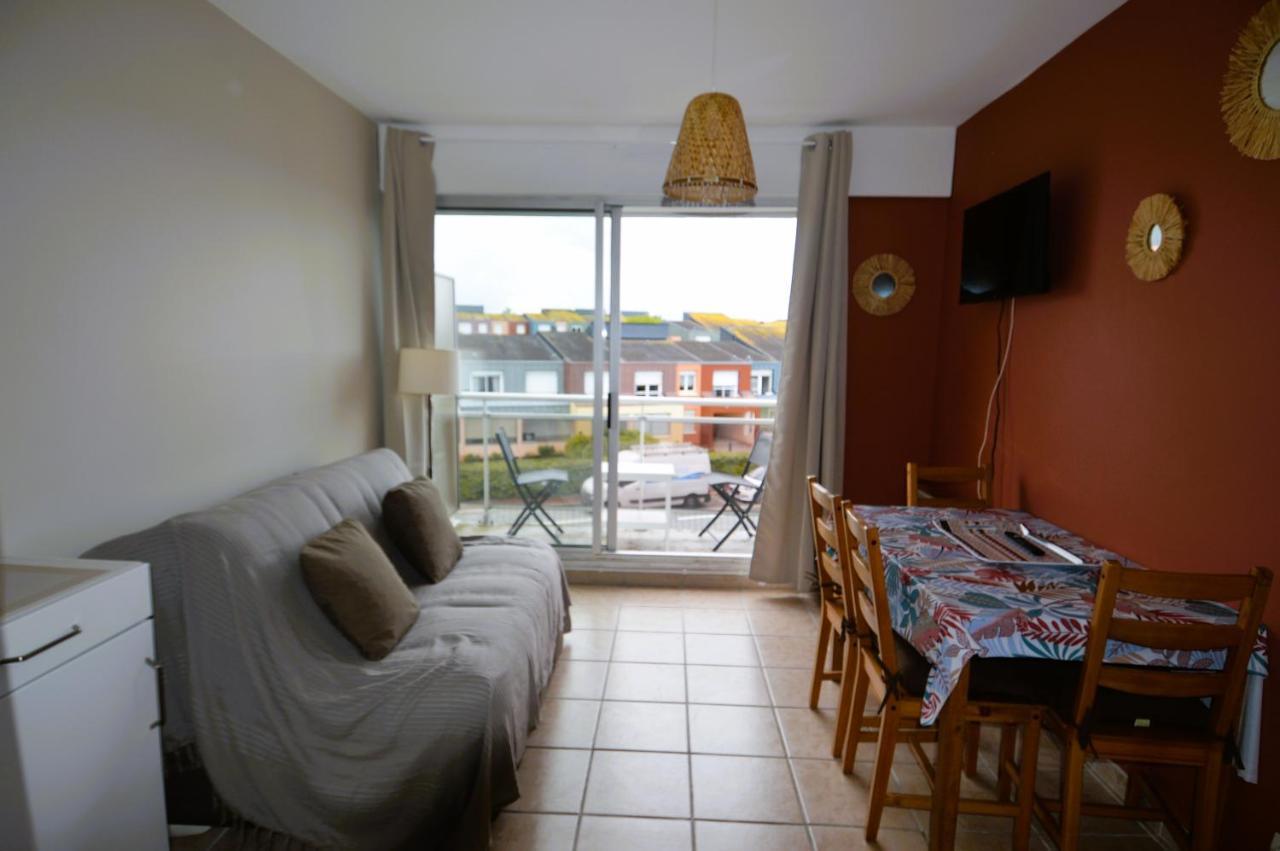 Appartement Au Pied De La Plage - Balcon - Parking Курсел-сюр-Мер Екстериор снимка