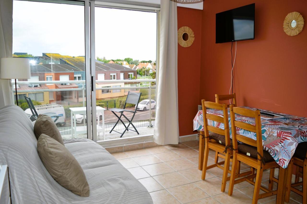 Appartement Au Pied De La Plage - Balcon - Parking Курсел-сюр-Мер Екстериор снимка