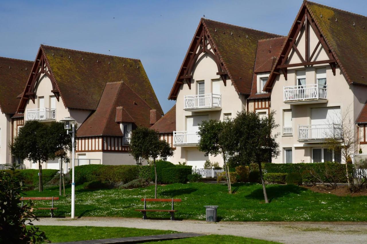 Appartement Au Pied De La Plage - Balcon - Parking Курсел-сюр-Мер Екстериор снимка